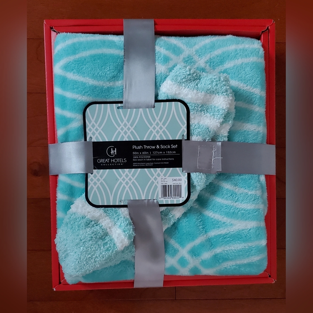 Plush Throw & Sock Set